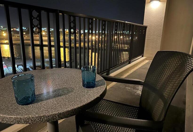 اتاق لوکس, Loisir Spa Tower Naha