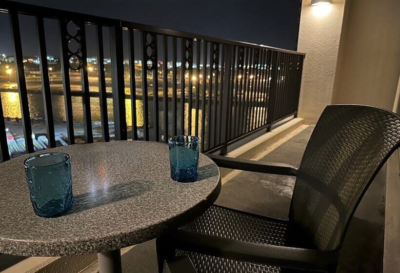 اتاق لوکس, Loisir Spa Tower Naha