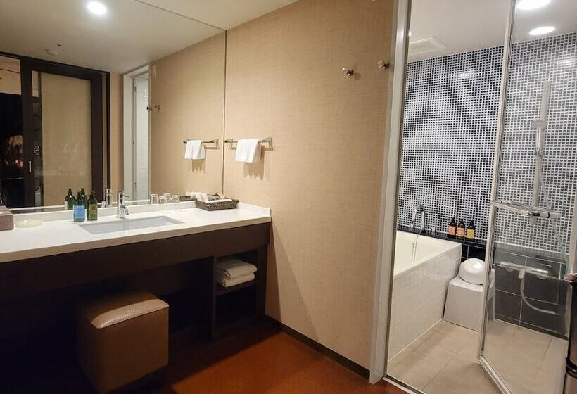 اتاق سوپریور, Loisir Spa Tower Naha