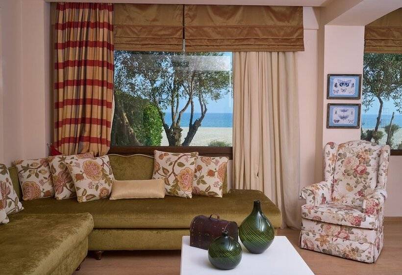 سوییت, Mediterranean Village Hotel & Spa