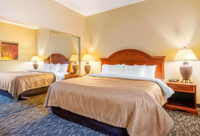 스위트 킹사이즈 침대, Clarion Inn Ormond Beach At Destination Daytona