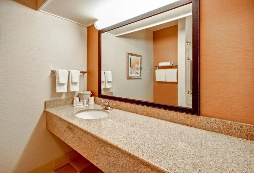 带2个双人床的标准工作室, Fairfield Inn & Suites By Marriott Saratoga Malta