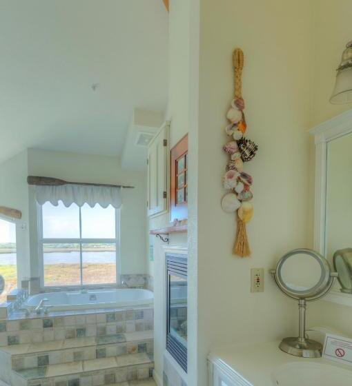 Quarto Superior, Captain's Inn At Moss Landing