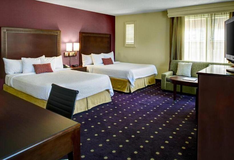 Quarto Superior, Courtyard Kansas City Country Club Plaza
