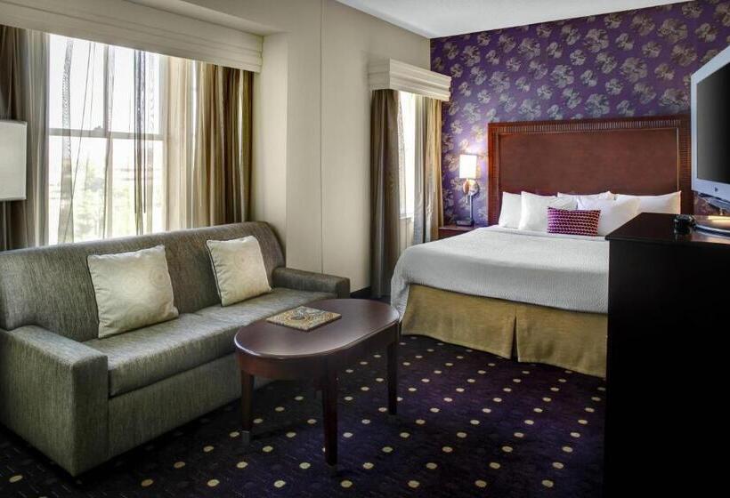 Quarto Estandar Cama King para Deficientes Físicos, Courtyard Kansas City Country Club Plaza