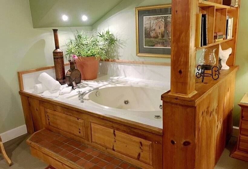 Люкс, Highland Lake Inn & Resort  Flat Rock