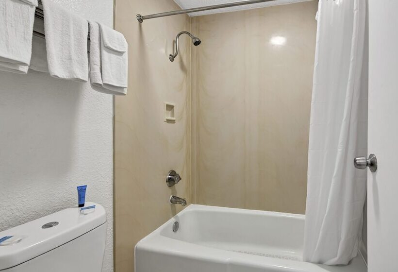 디럭스 룸, Rodeway Inn