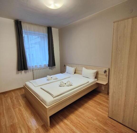 Апартаменты 2 Спальни, Corvin Plaza Apartments & Suites