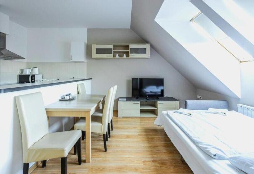 Студия Стандарт, Corvin Plaza Apartments & Suites