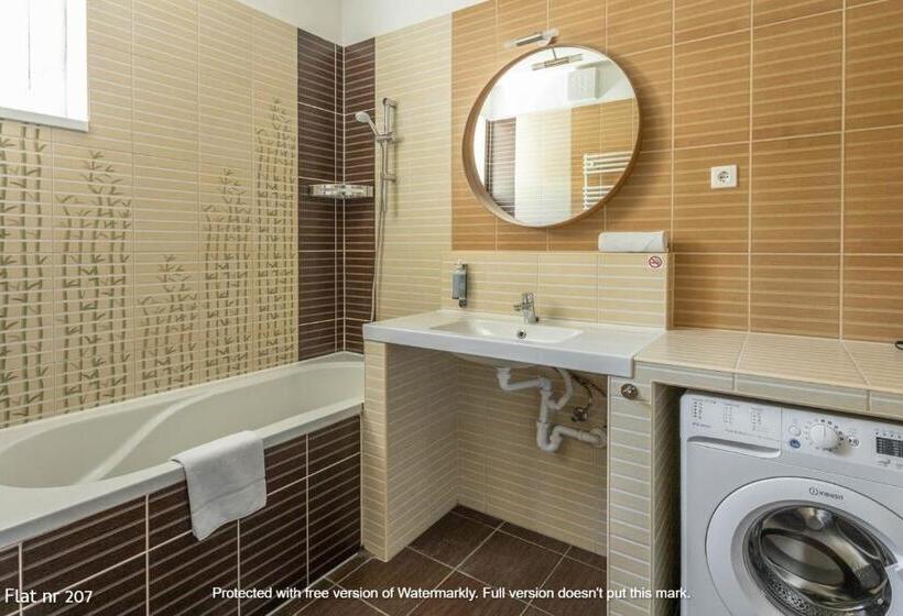 Апартаменты Deluxe 2 Спальни, Corvin Plaza Apartments & Suites