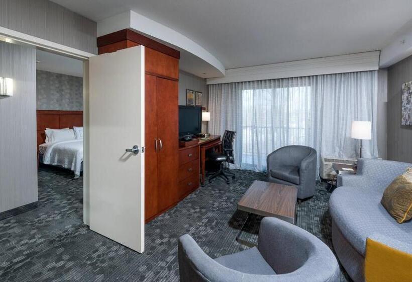 Люкс Кровать Кинг, Courtyard By Marriott Portland Airport