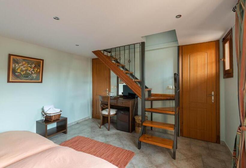 Четырехместный Номер Стандарт, Dimosthenis Traditional Guesthouse