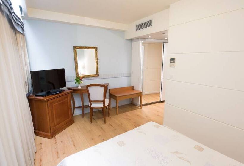 اتاق استاندارد یک نفره, Poseidon Palace