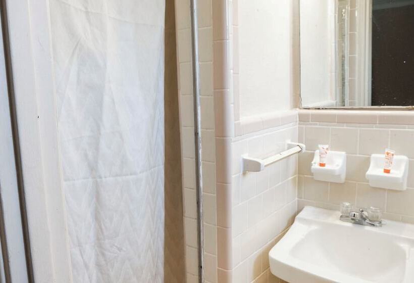 Номер Стандарт, OYO Hotel Opp AL, Floral Hwy