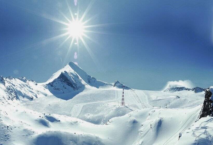 اتاق خانوادگی با چشم‌انداز کوه, Vötter S Hotel In Kaprun Am Kitzsteinhorn   Skibus Direkt