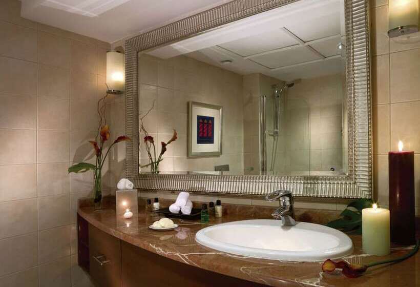 1 Bedroom Apartment Lake View, Millennium Lakeview Residences