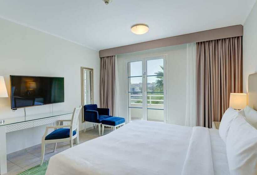 1 Bedroom Apartment Lake View, Millennium Lakeview Residences