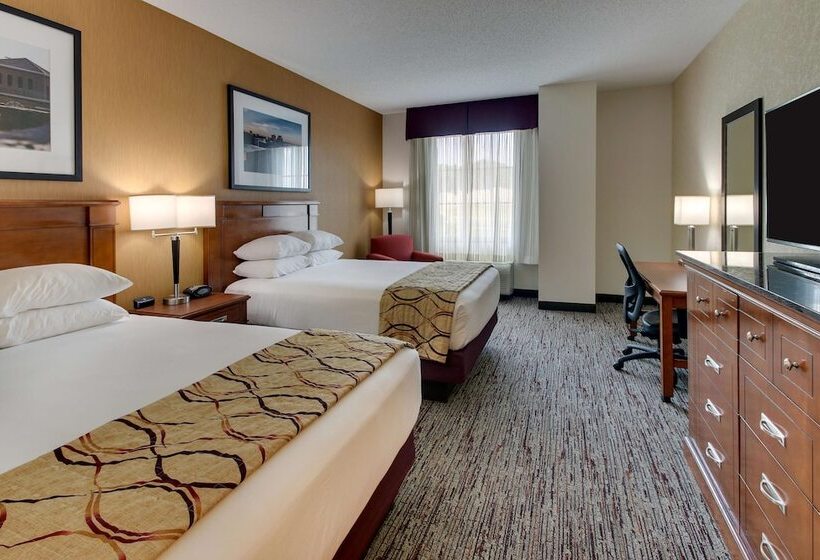 Номер Deluxe, Drury Inn & Suites Meridian