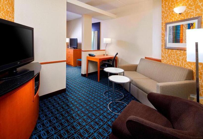 Люкс Deluxe Кровать Кинг, Fairfield Inn & Suites By Marriott Cumberland