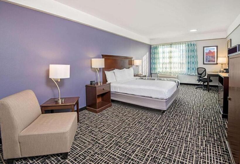 Номер Deluxe Кровать Кинг, La Quinta By Wyndham Dumas