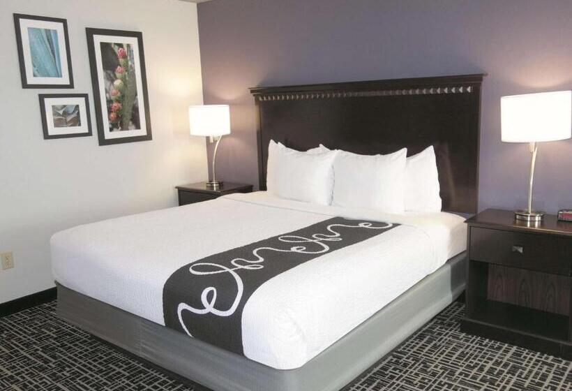 Family Suite, La Quinta By Wyndham Dumas