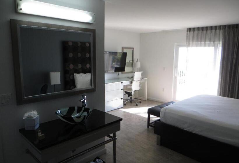 Люкс с Террасой, Lotus Boutique Inn And Suites