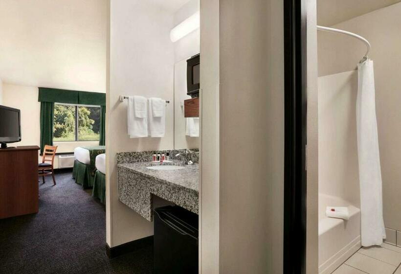 Стандартный Номер Кровать Кинг, Travelodge By Wyndham Low Moor Near Covington