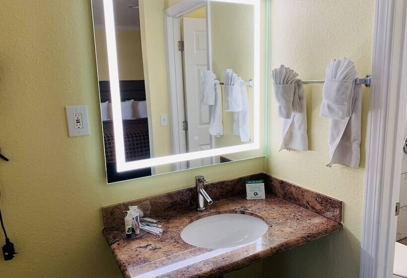 Семейный Номер, Central Coast Inn  Cayucos