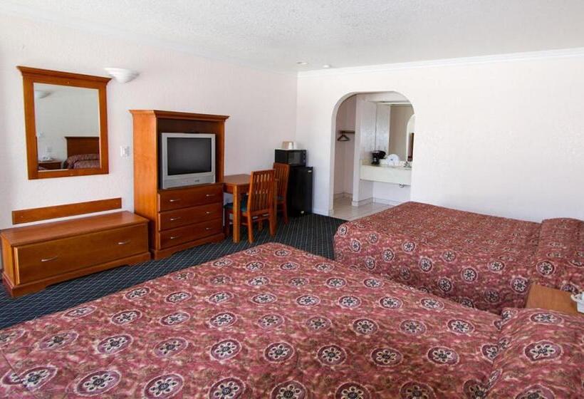 Номер Стандарт, West Coast Inn   Near Gem Theatre