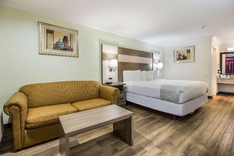 장애인을 위한 킹사이즈 침대 스탠다드 룸, Americas Best Value Inn Columbus