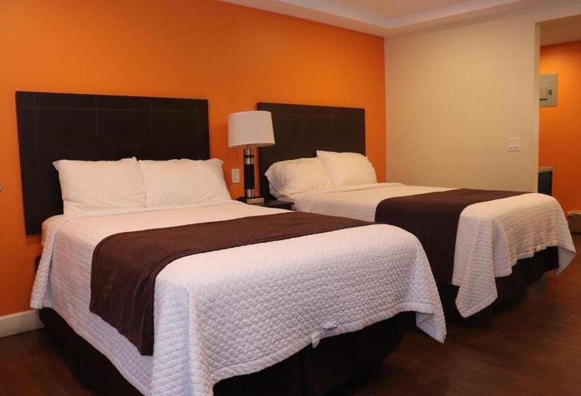 חדר סופריור מותאם לאדם עם מוגבלויות, Curtis Inn & Suites