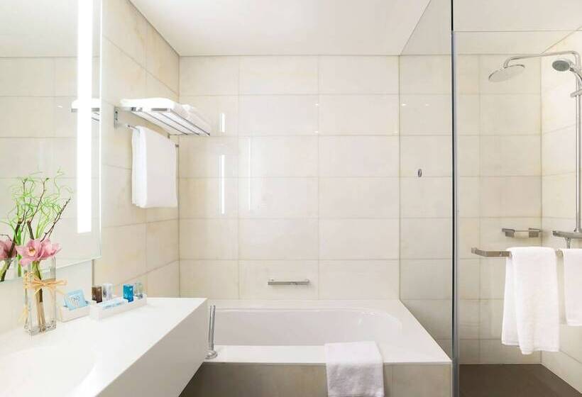 Номер Executive, Novotel Abu Dhabi Al Bustan