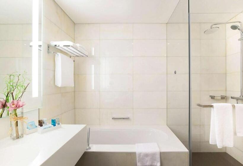 Номер Executive, Novotel Abu Dhabi Al Bustan