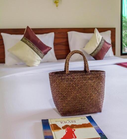 Бунгало с видом на бассейн, The Vatika Resort And Spa