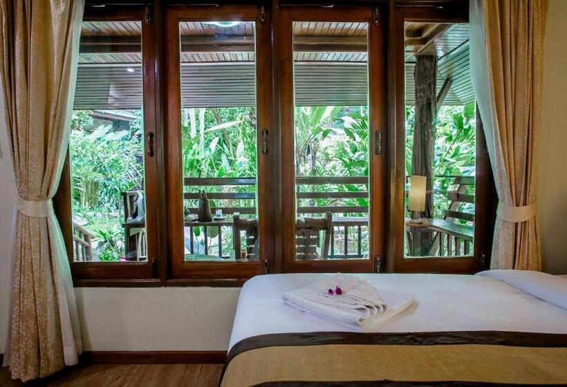 Трехместный Номер Стандарт Вид на Сад, The Vatika Resort And Spa