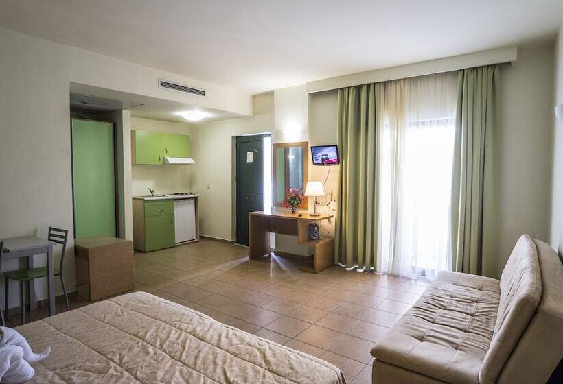 استودیو استاندارد با چشم‌انداز باغ, Athina Beach Hotel