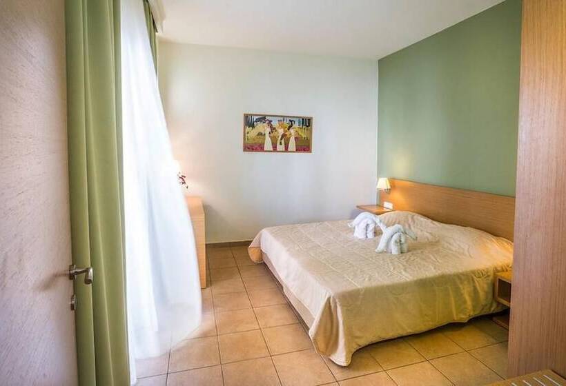 آپارتمان 1 خوابه با چشم‌انداز باغ, Athina Beach Hotel