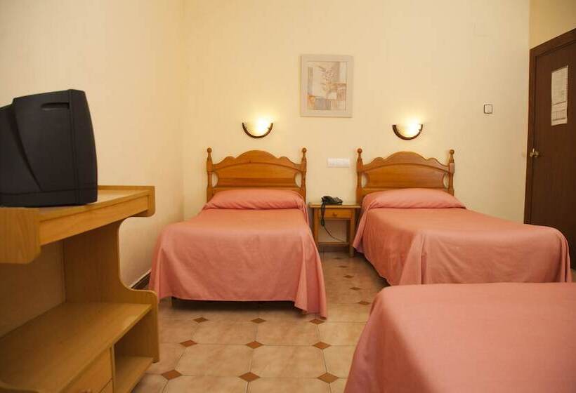 اتاق استاندارد سه نفره, Hostal Paris