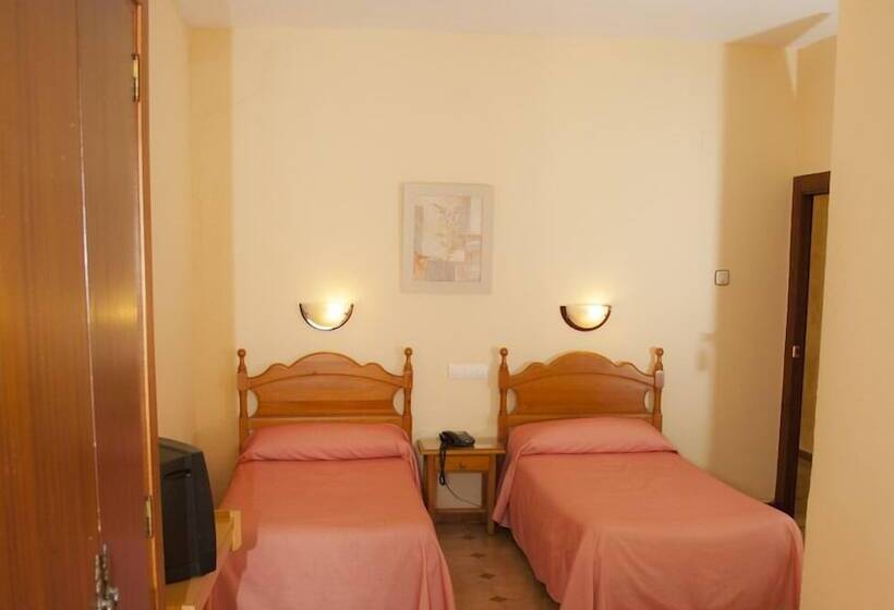 اتاق استاندارد سه نفره, Hostal Paris