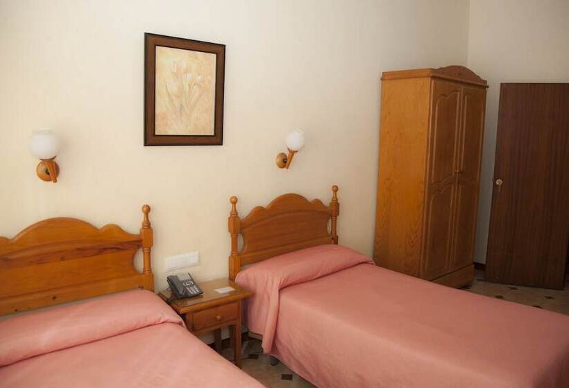 اتاق استاندارد با سرویس بهداشتی مشترک, Hostal Paris