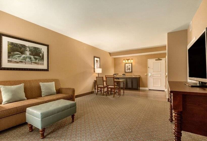 סוויטה מותאמת לאדם עם מוגבלויות, Embassy Suites By Hilton Savannah Historic District