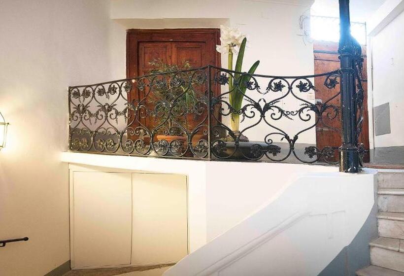 Appartamento 2 Camere da Letto, Scalinata Di Spagna