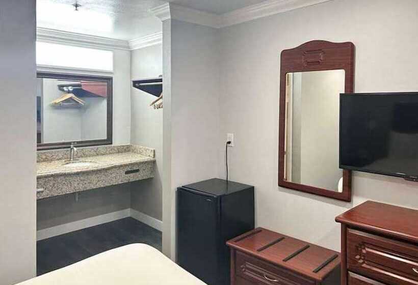 Люкс Повышенной Комфортности, Motel 6 South Gate CA