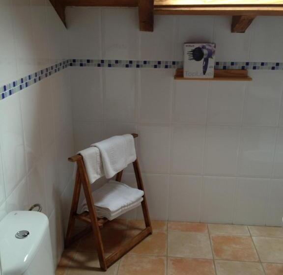 اتاق استاندارد سه نفره, Hosteria San Emeterio