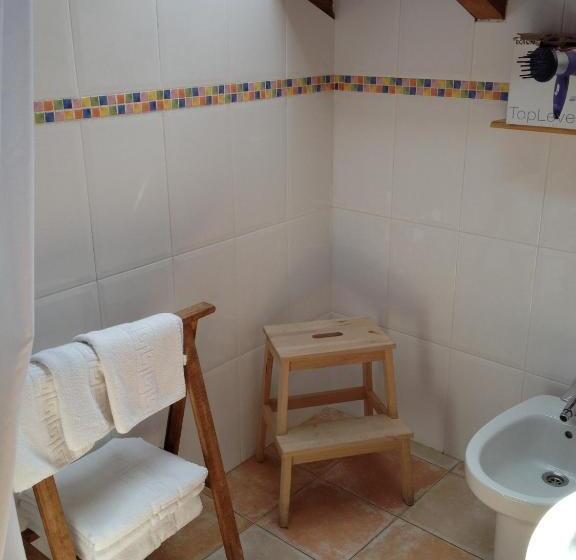 اتاق استاندارد چهار تخته, Hosteria San Emeterio
