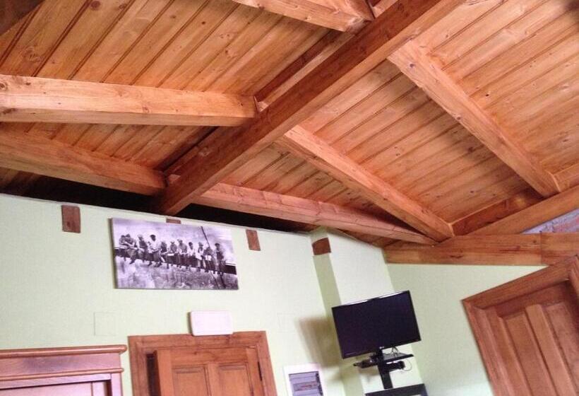 اتاق استاندارد سه نفره, Hosteria San Emeterio