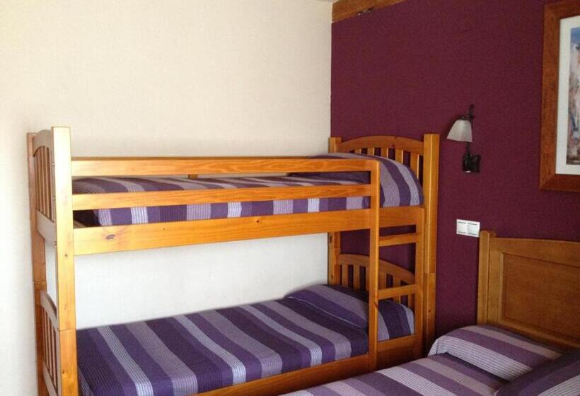 اتاق استاندارد چهار تخته, Hosteria San Emeterio