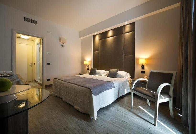 اتاق سوپریور, Desenzano