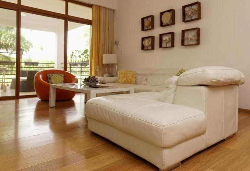 سوئیت پنت هاوس, Sybaris Suites & Residences