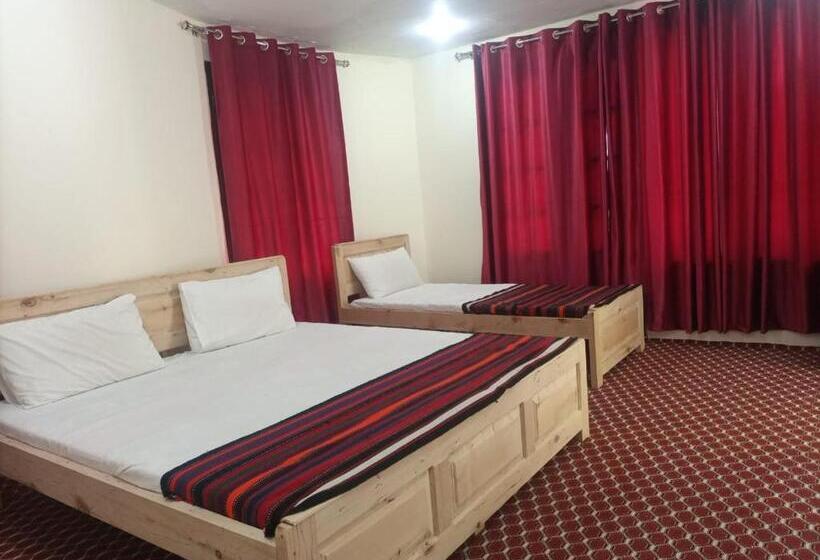 اتاق خانوادگی با چشم‌انداز باغ, Chitral Inn Resort